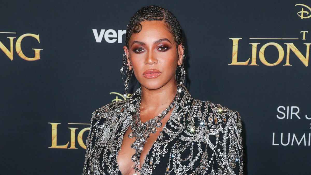 Beyonce Launching New Perfume 271