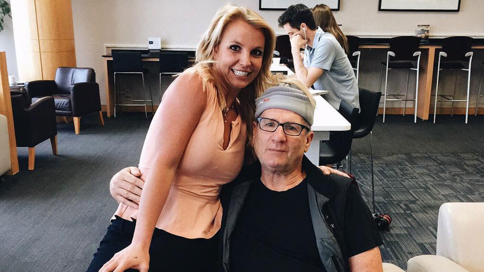 Britney Spears Couldn’t Be More Excited to Meet Modern Family’s Ed O’Neill: Cute Pic