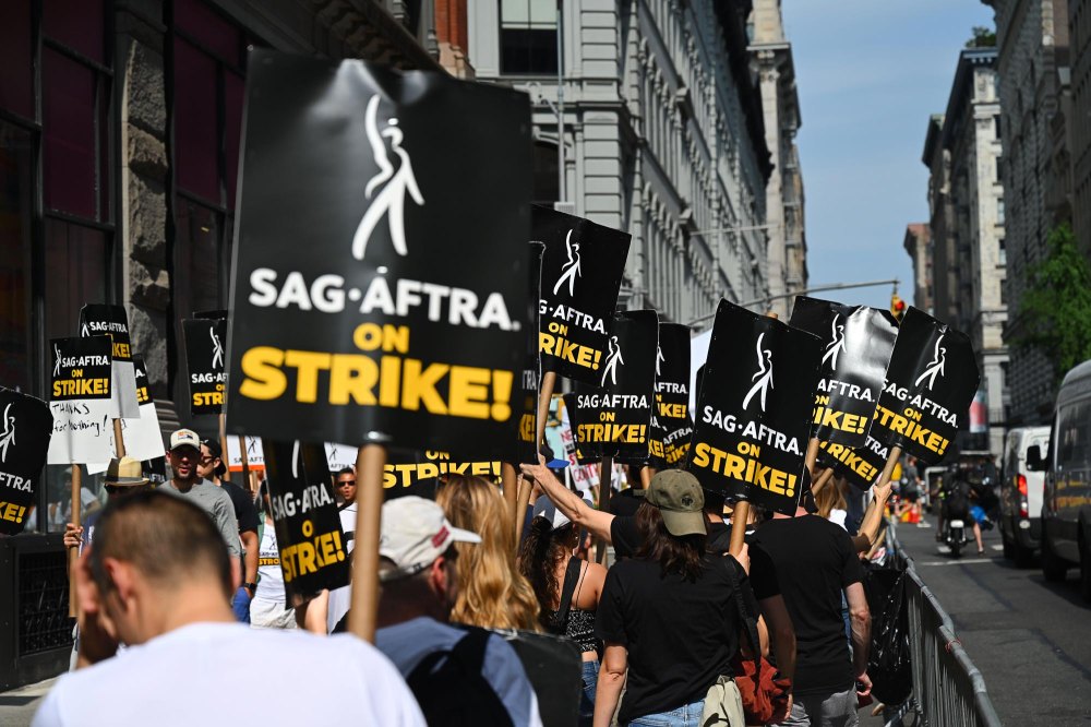 Broadway Could Shut Down as Union Negotiates Contracts What to Know About a Possible Strike 405