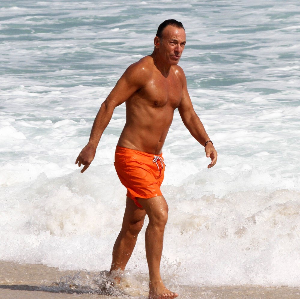 Bruce Springsteen Shows Off Chiseled Beach Body, Celebrates 64th Birthday
