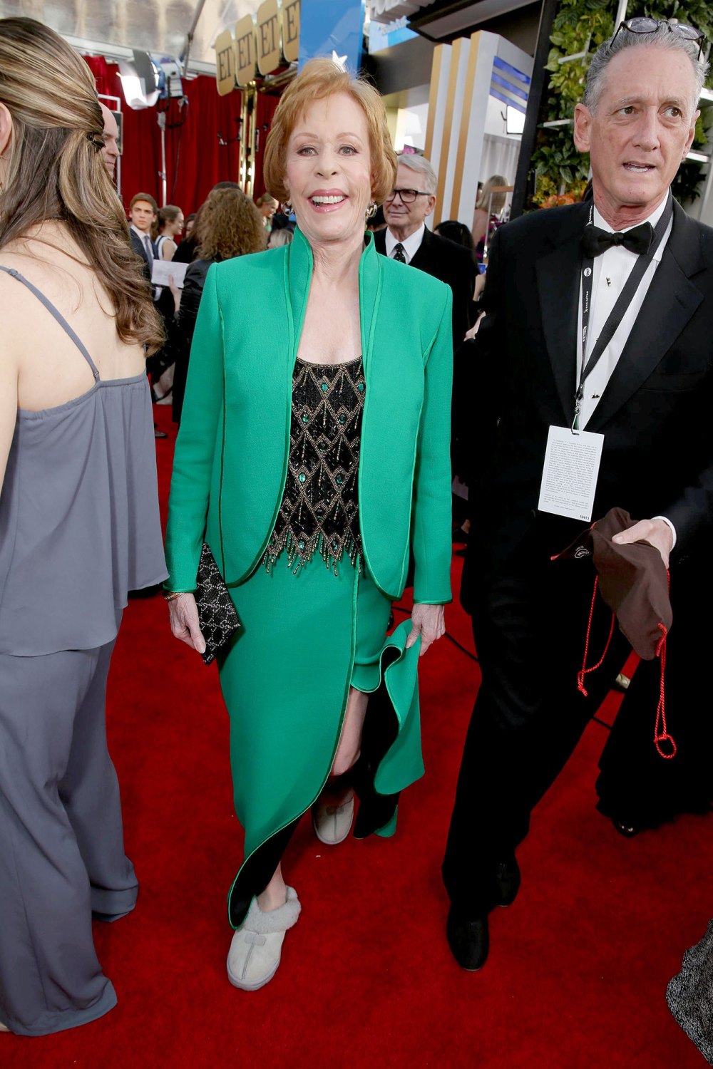 Carol Burnett Wore Slippers to the SAG Awards 2016 Red Carpet Like a Boss: Pics