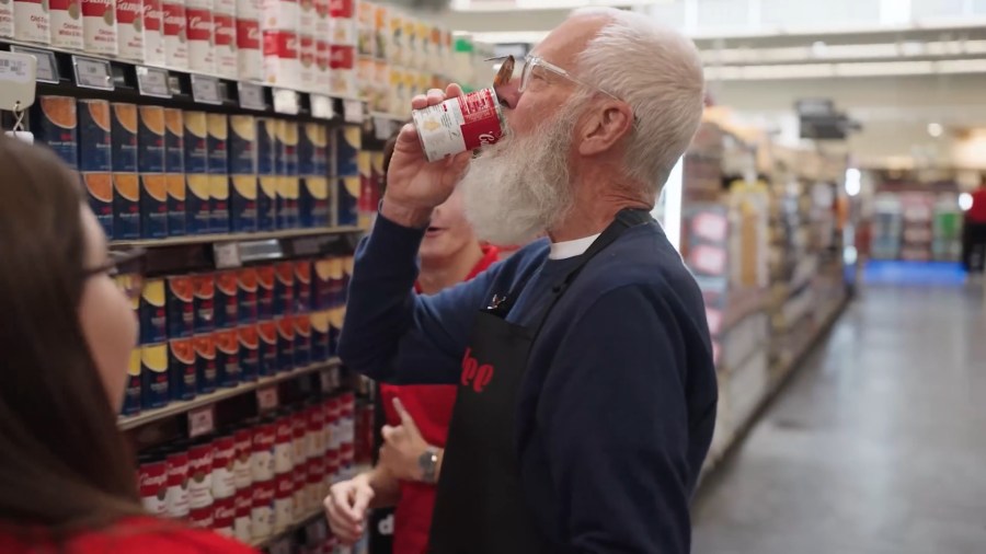 David Letterman Dons Apron for Surprise Shift at Iowa Grocery Store