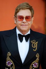 Elton John Celebrities Mourn Tony Bennett Death