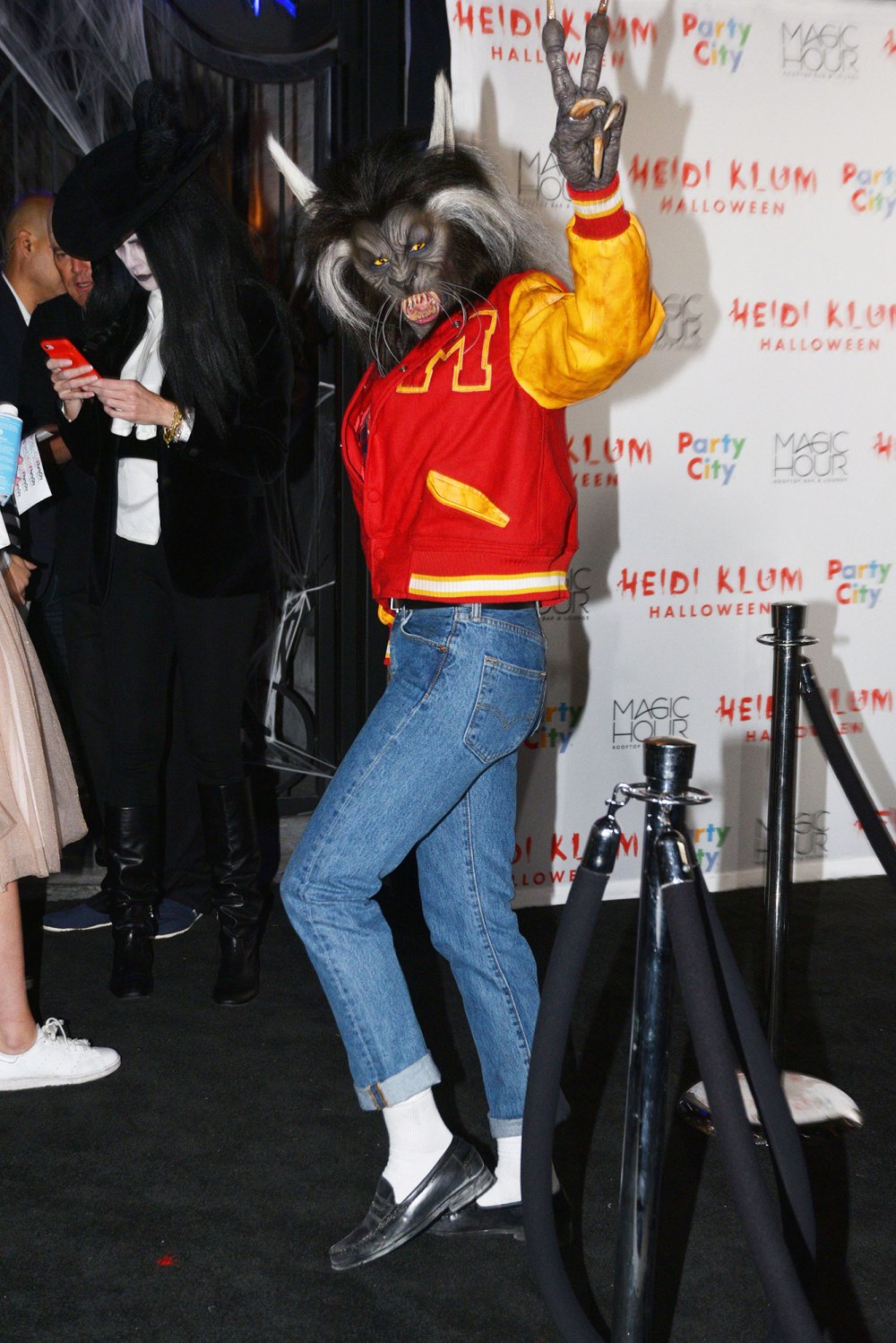 Heidi Klum Dresses as Michael Jackson in ‘Thriller’ for Halloween 2017: Photo