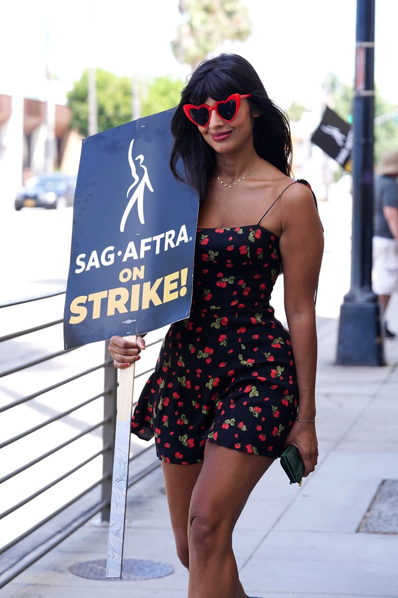 Jameela Jamil At The SAG Strike At Warner Bros Studios In Burbank