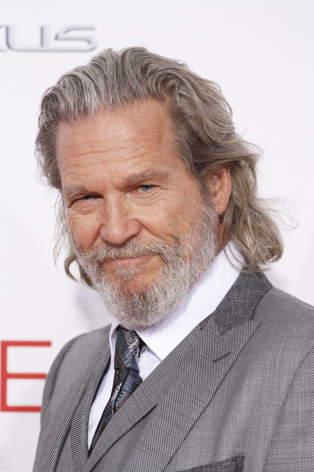 Jeff Bridges Throws First Pitch at Dodgers Game Big Lebowski-Style: Watch the Video!