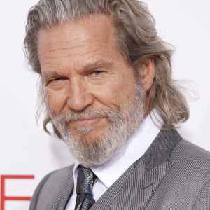 Jeff Bridges Throws First Pitch at Dodgers Game Big Lebowski-Style: Watch the Video!