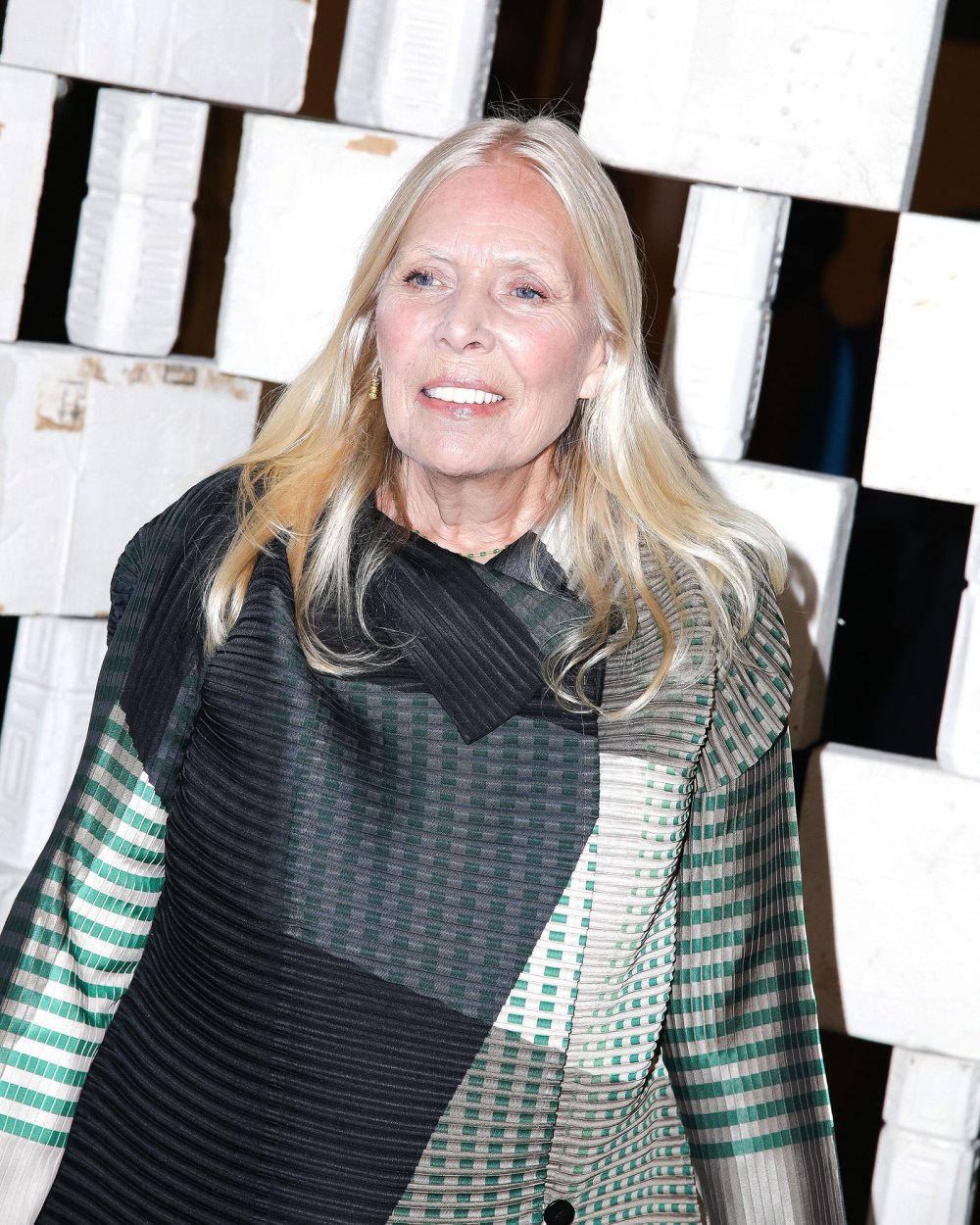 Joni Mitchell Not in a Coma, Is “Alert” and “Has Her Full Senses”