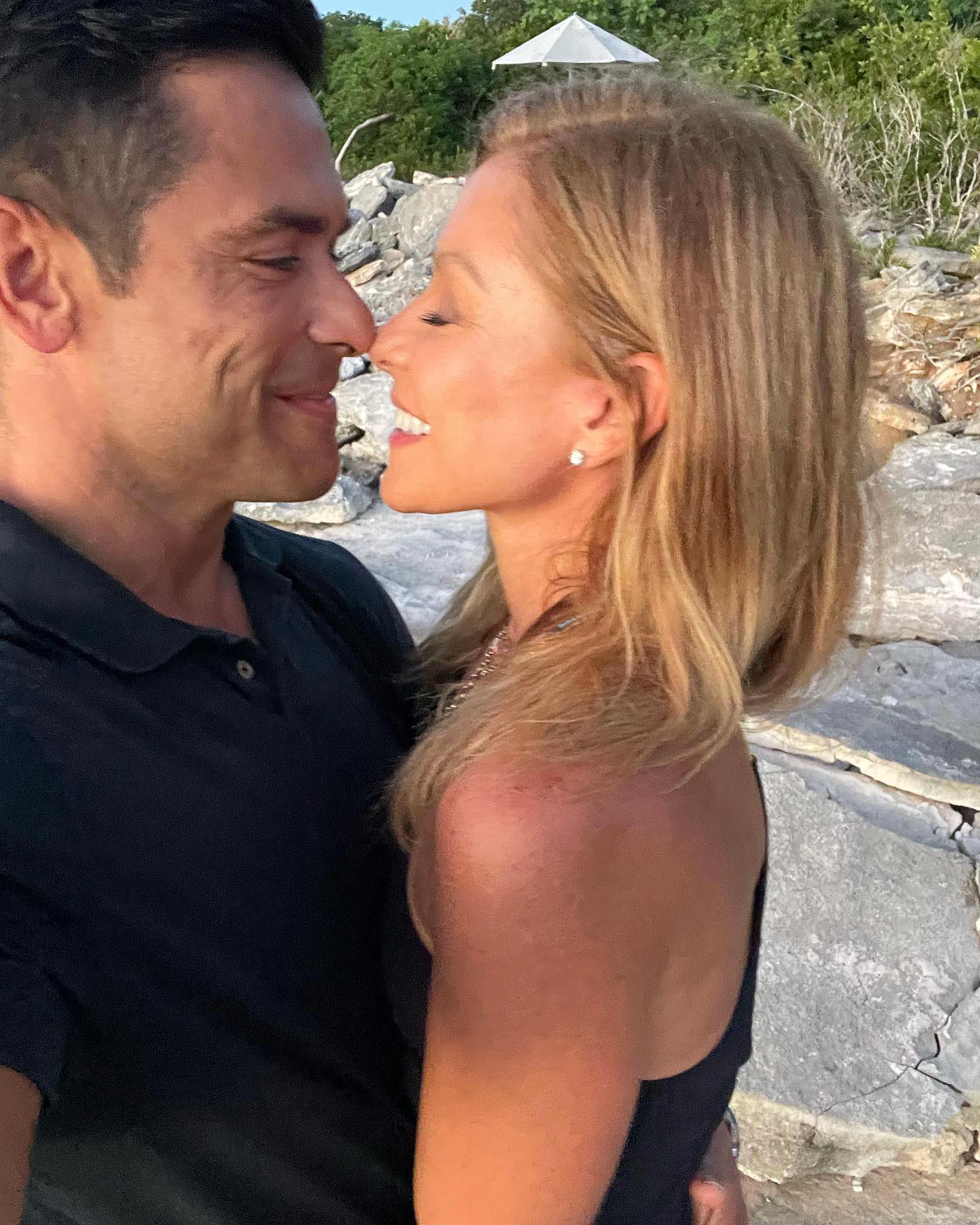 How Kelly Ripa and Mark Consuelos Found an All Nude Beach in Greece
