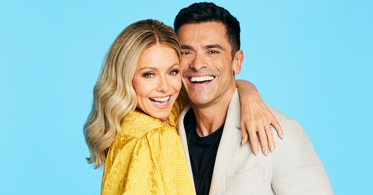 China Nude Beach Sex - How Kelly Ripa and Mark Consuelos Found an 'All Nude' Beach in Greece