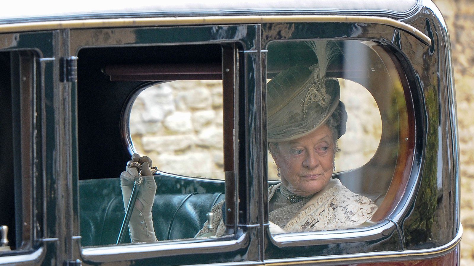 Maggie Smith Plans to Leave Downton Abbey After Sixth Season: Details