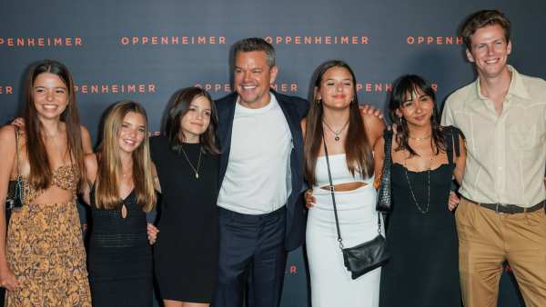 Oppenheimer premier Matt Damon