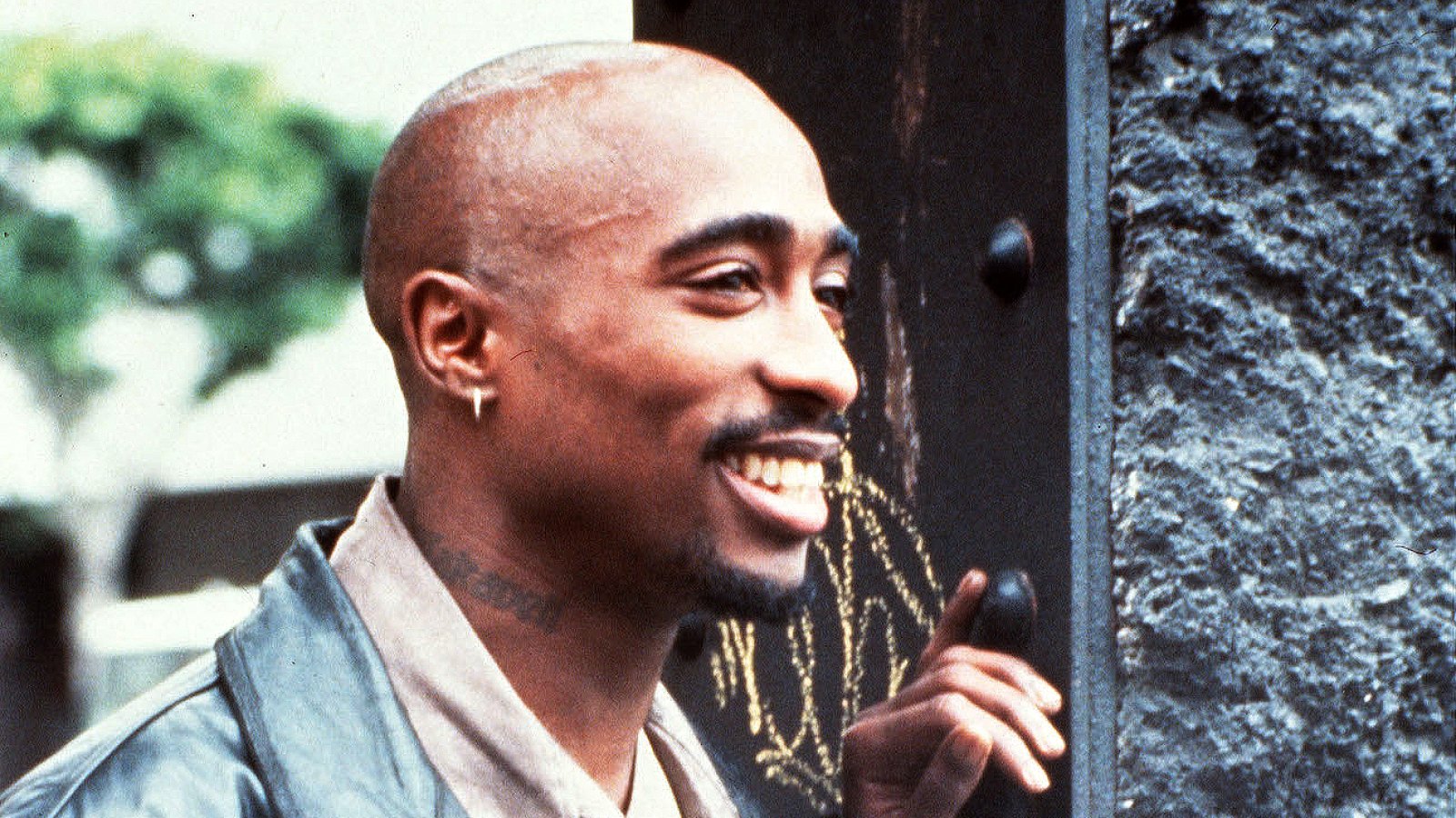 Police Search Home in Relation to Tupac Shakur-s Death From 1996