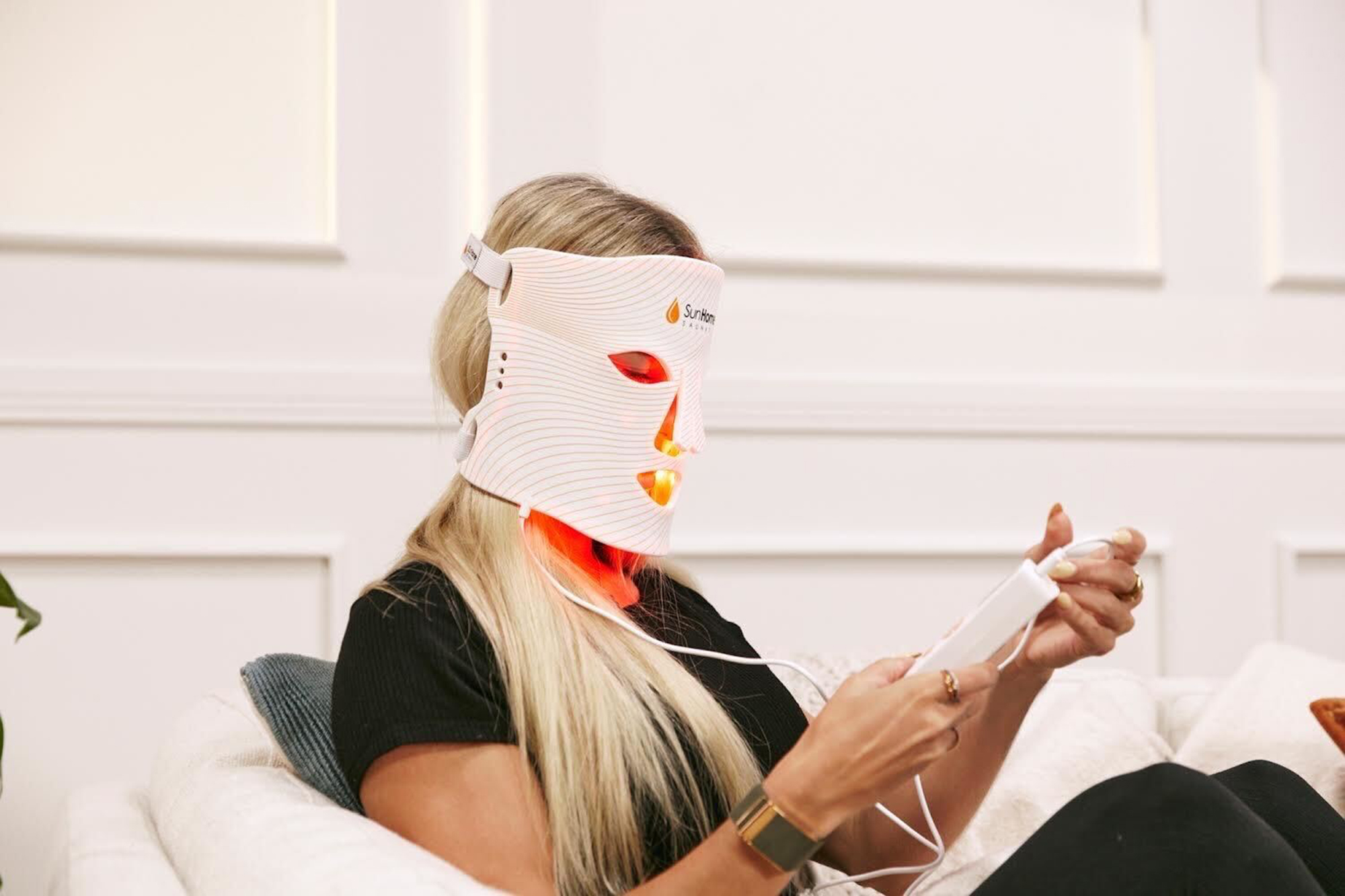 Best At-Home LED Light Therapy Masks photo