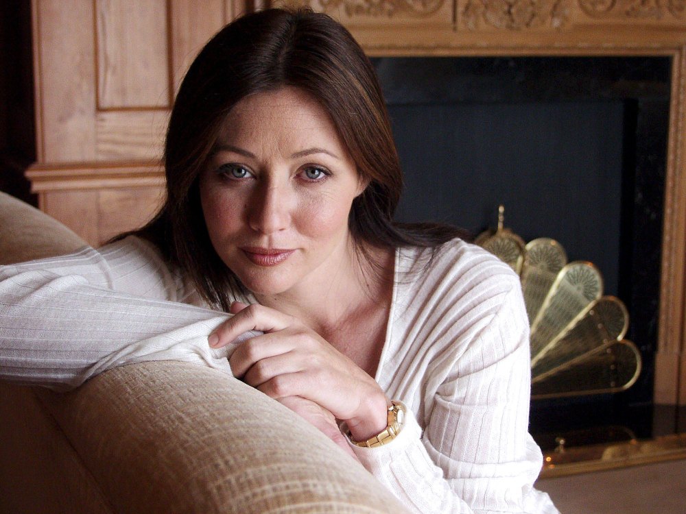 Shannen Doherty Calls 911 to Save Suicidal Twitter Fan