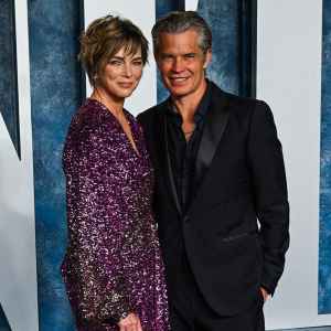 Timothy Olyphant and Alexis Knief s Relationship Timeline From College Sweethearts to Marriage Goals 319