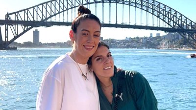WNBA-Star Sabrina Ionescu heiratet Hroniss Grasu vom Las Vegas Raiders Center 4 Zeitleiste der Beziehung von WNBA-Star Breanna Stewart und Ehefrau Marta Xargay
