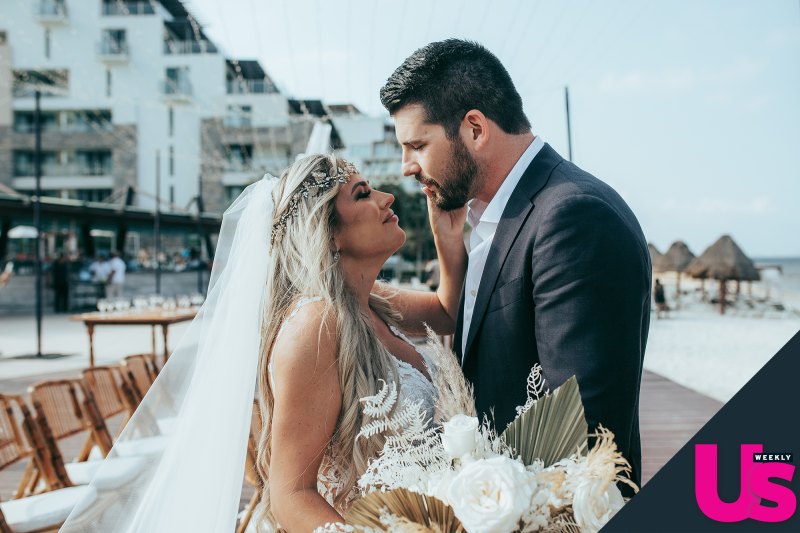 Bachelor Nation's Juelia Kinney Marries Evan Bass' Brother Aaron Bass in Cancun: Photos