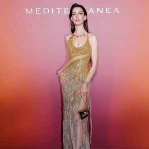 Anne Hathaway Announced as Shiseidos New Brand Ambassador Potential Has No Age