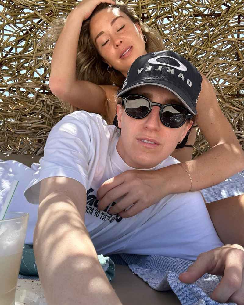 Bachelor Nation's Gabby Windey Reveals She's Dating a Woman: 'Told You I'm a Girl's Girl'