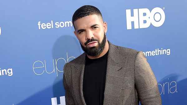 Drake Sounds Off at Dumb Male Fan Who Fought Woman for His Towel After Concert
