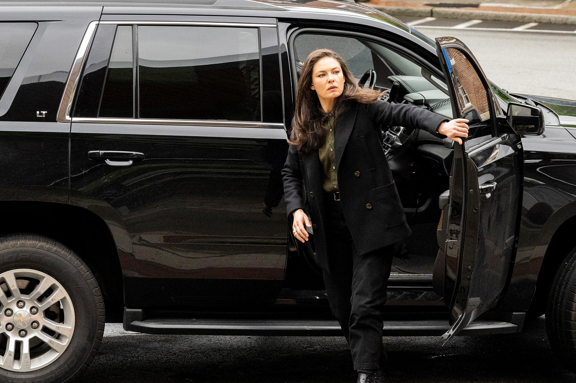 FBI Most Wanted Shakes Up Cast Drops Alexa Davalos Ahead of Season 5 Report 363