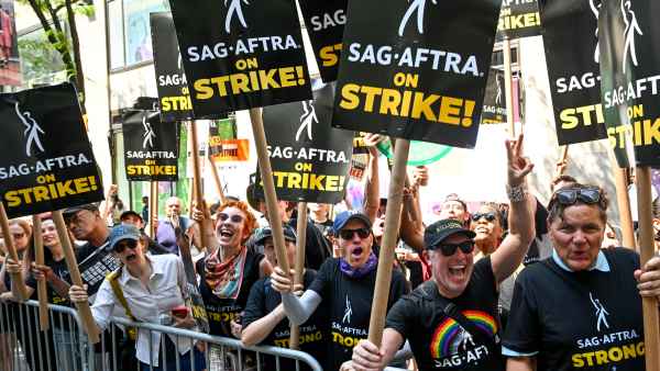 SAG-AFTRA Actors Join WGA Writers On The Picket Line In New York