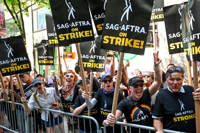 SAG-AFTRA actors join WGA writers at strike line in New York