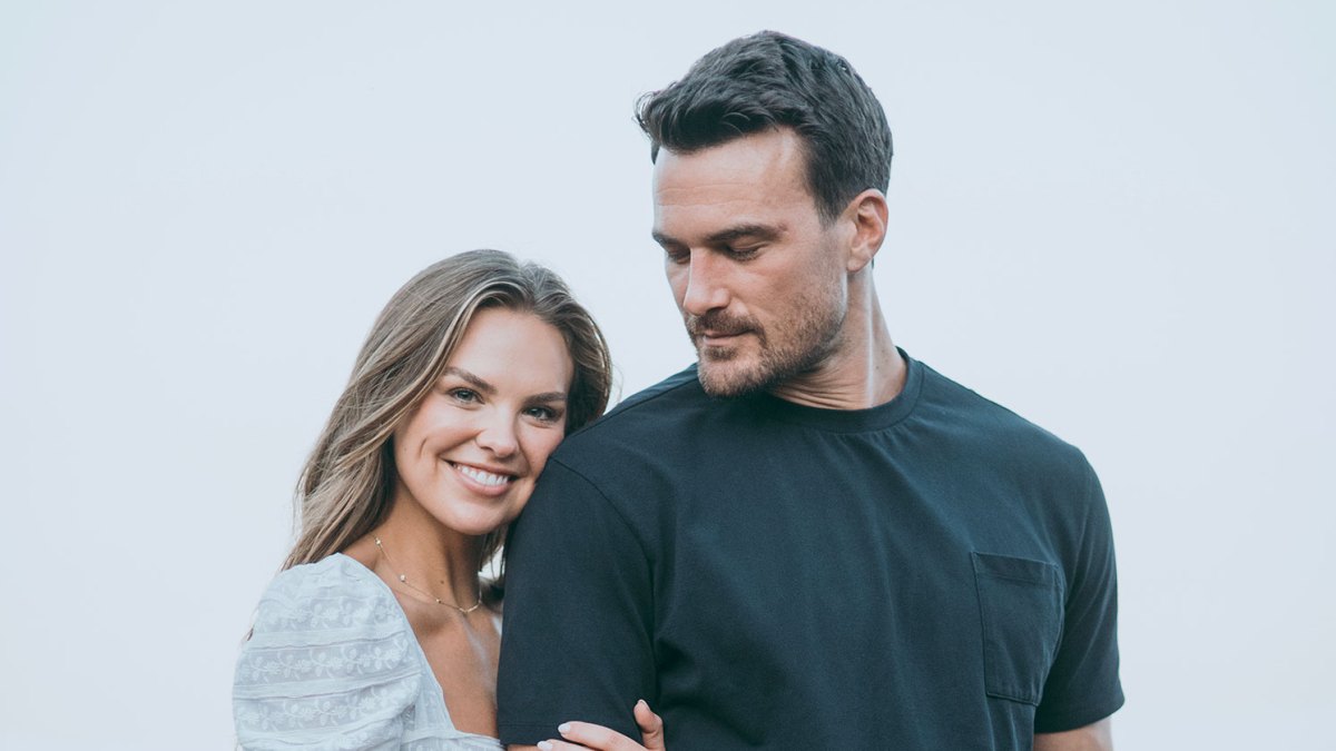 Bachelorette Hannah Brown Is Engaged to Adam Woolard | Us Weekly Bachelorette Hannah Brown Is Engaged to Adam Woolard | Us Weekly