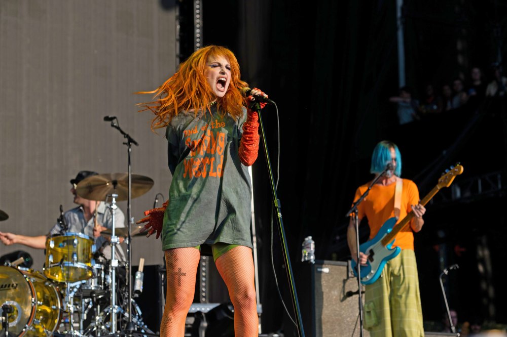 Hayley Williams Says Her Lungs Arent Healing Quickly