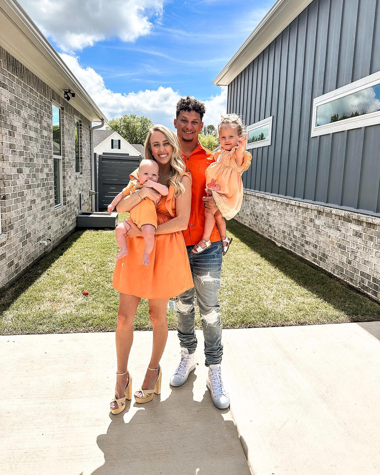 The Most Jaw-Dropping NFL Dads: Unveiling the Legendary Lineup of Patrick Mahomes, Tom Brady, Sterling Shepard, and Beyond!