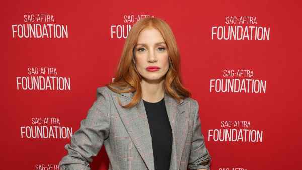 Jessica Chastain Used to Eat Banana and Orange Peels to Get Classmates Attention for Being a Weirdo 299