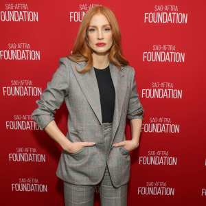 Jessica Chastain Used to Eat Banana and Orange Peels to Get Classmates Attention for Being a Weirdo 299