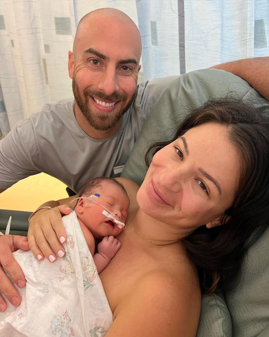Jessie James Decker Sister Sydney Rae Bass Gives Birth to Baby Boy After Plane Dispute 2