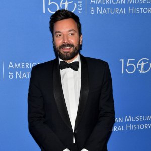 Jimmy Fallon Sings Mr- Brightside at the Jonas Brothers- Concert
