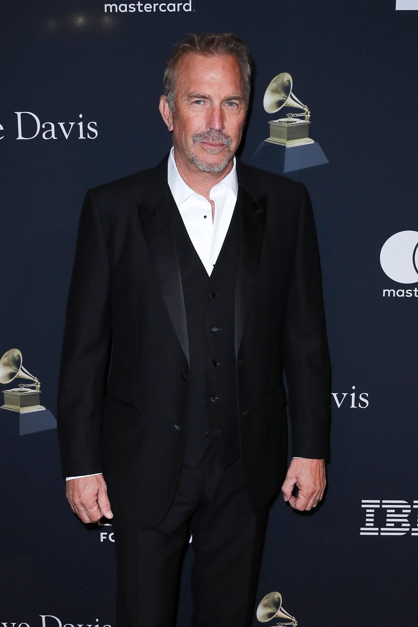 Kevin Costner Rocks Out to Taylor Swift s We Are Never Ever Getting Back Together Amid Divorce 373