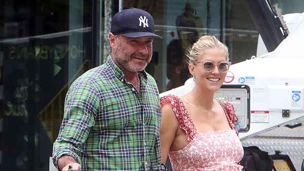 Liev Schreiber and Pregnant Taylor Neisen Hold Hands During New York City Stroll 272