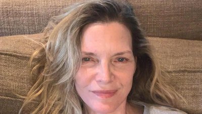 Michelle Pfeiffer Makeup Free Selfie 381