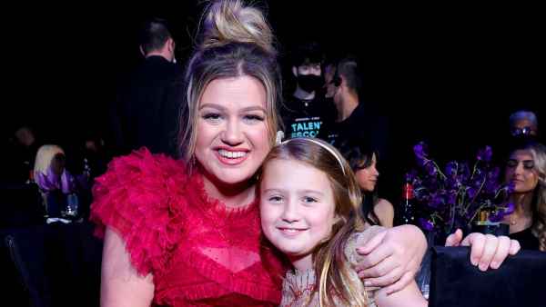 NUP_199982_00028 Kelly Clarkson Will Duet With Daughter River Rose 8 on Deluxe Version of Chemistry 366