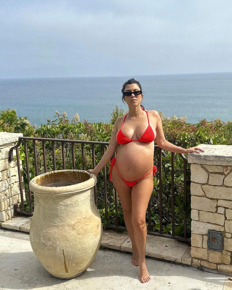 Pregnant Kourtney Kardashian s Baby Bump Album Before Welcoming 4th Child 1st With Travis Barker Photos 370