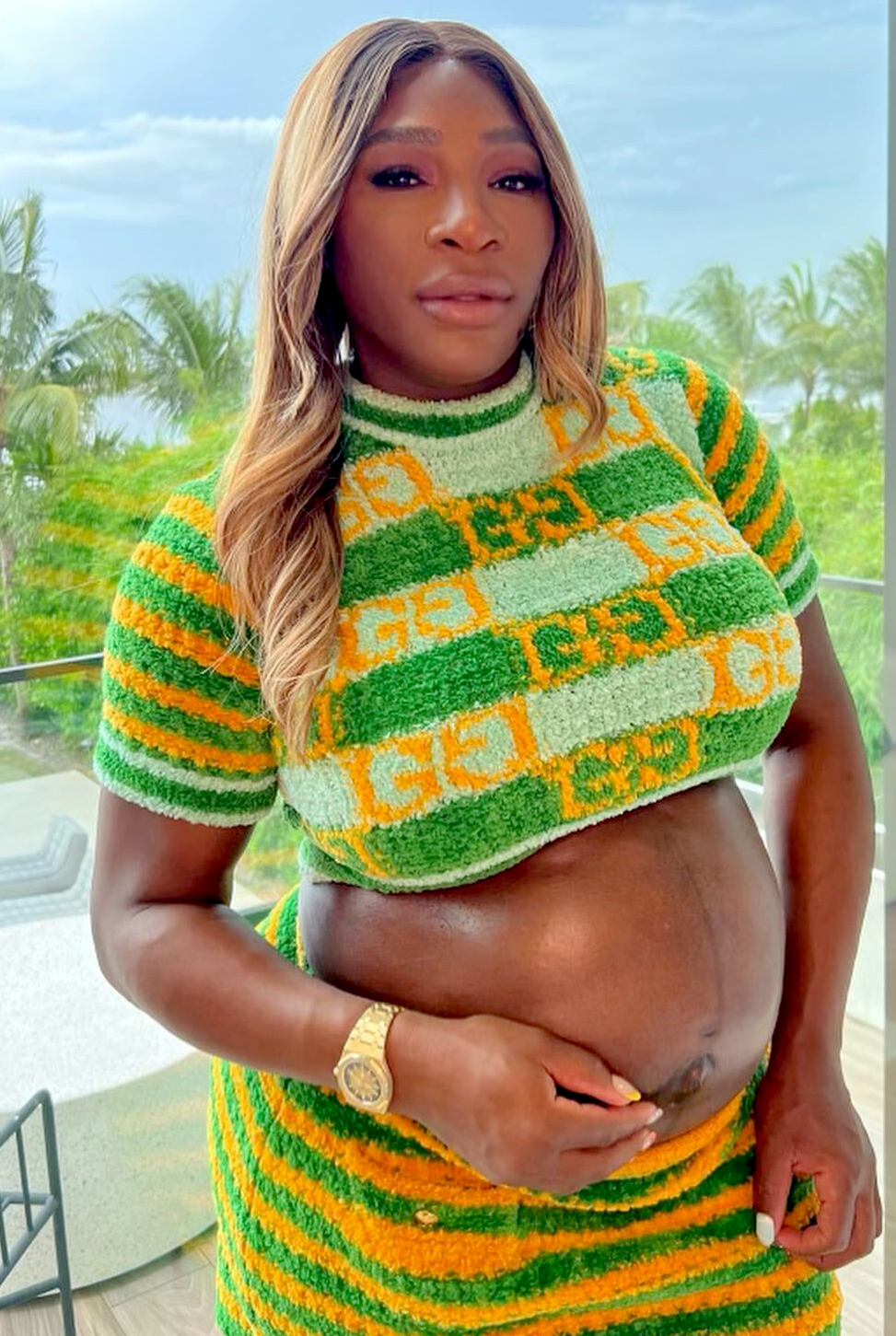Pregnant Serena Williams in Crop Top and Miniskirt