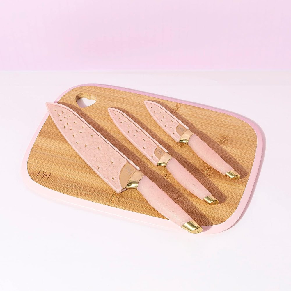 https://www.usmagazine.com/wp-content/uploads/2023/08/Reversible-bamboo-cutting-board-with-carbon-steel-knife-set-3.jpg?w=1000&quality=86&strip=all