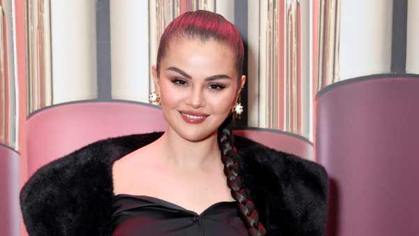 Selena Gomez Is Concerned About Her Broken Hand