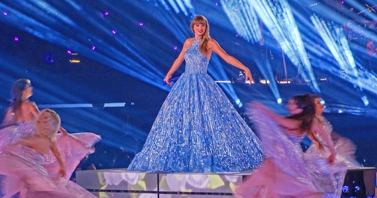 Taylor Swift Was Enchanting in Blue During Final ‘Eras Tour’ Show in L.A. Taylor Swift Was Enchanting in Blue During Final ‘Eras Tour’ Show in L.A.