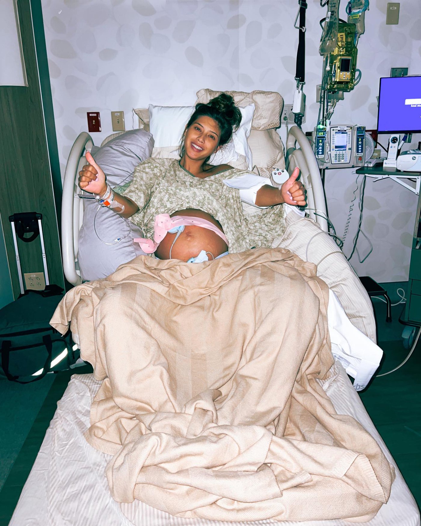 The Ultimatum's April Marie Gives Birth to 1st Baby, Welcomes Daughter ...