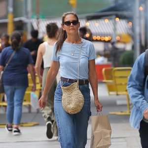 katie-holmes-woven-crossbody-bucket-bag