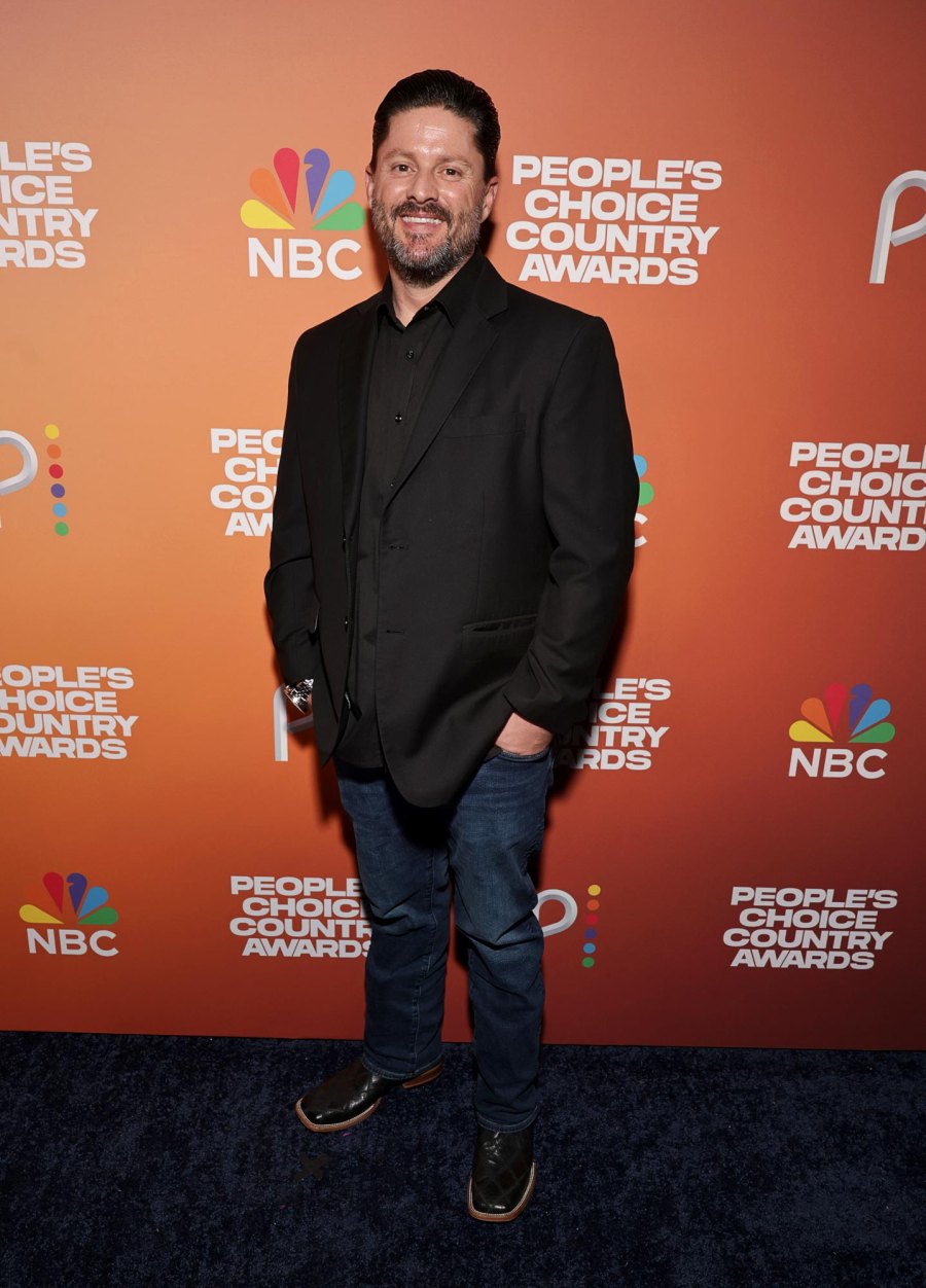 2023 People s Choice Country Awards Red Carpet Arrivals 067 Justin Nunley