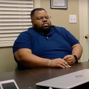 90 Day Fiance s Tyray Mollett Reveals Whether He s in Touch With the Real Carmella After Catfishing 300