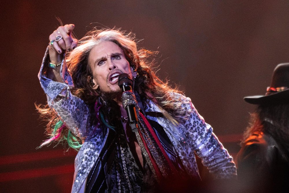 Aerosmith Postpones Farewell Tour Until 2024 After Steven Tyler Fractures His Larynx 143