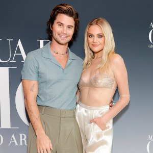 Chase Stokes Had the Perfect Reply When Kelsea Ballerini Slid into His DMs